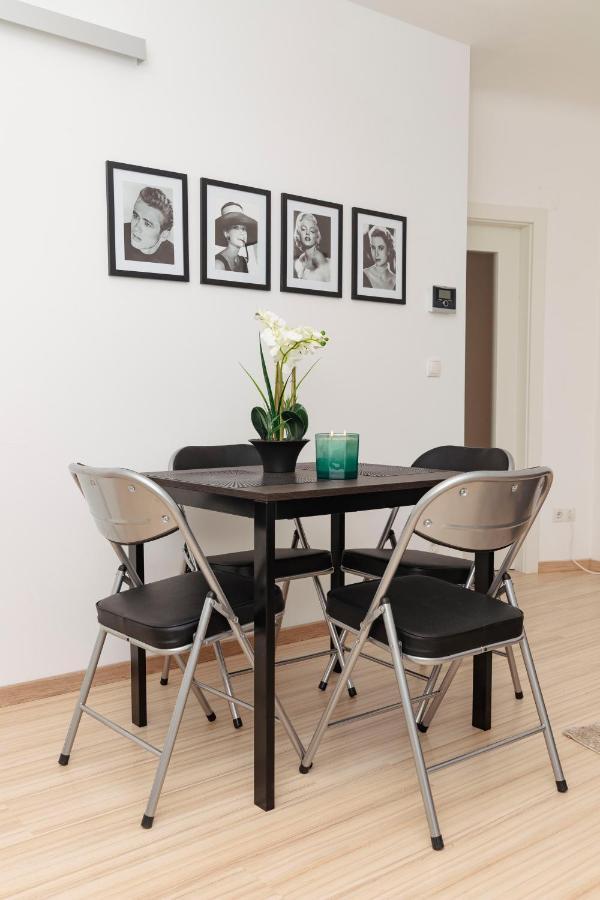Beautiful 2-Bedroom Apartment Near Schoenbrunn 비엔나 외부 사진