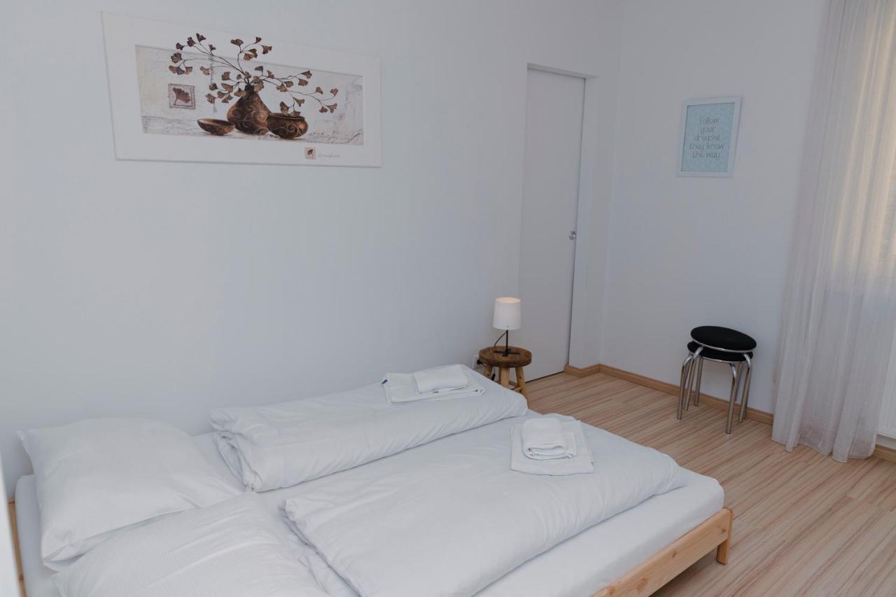Beautiful 2-Bedroom Apartment Near Schoenbrunn 비엔나 외부 사진