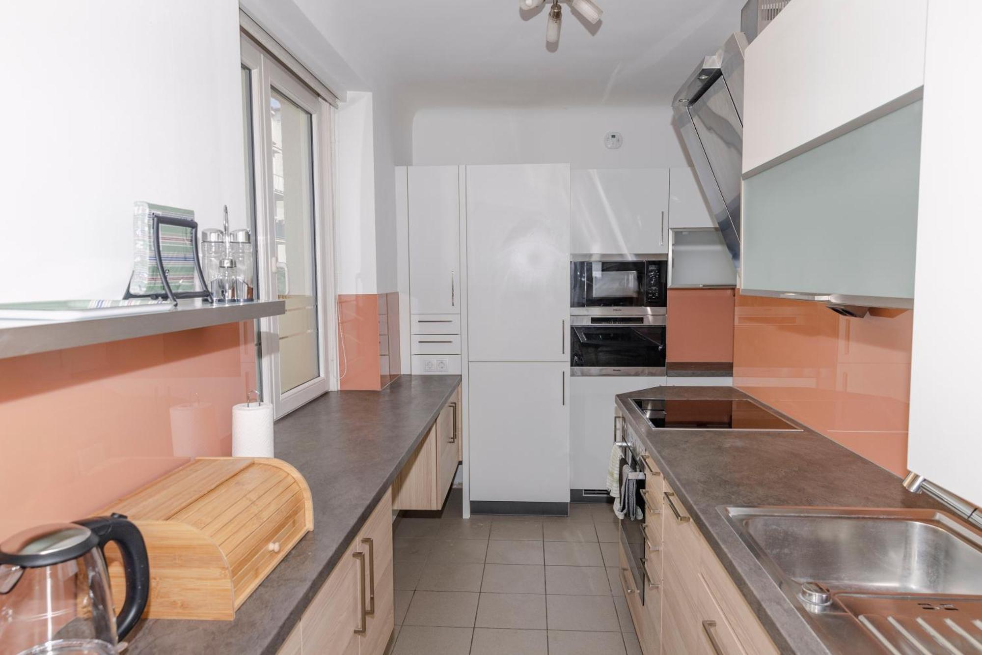 Beautiful 2-Bedroom Apartment Near Schoenbrunn 비엔나 외부 사진