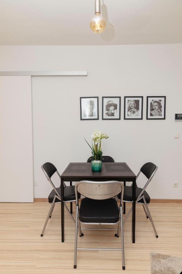 Beautiful 2-Bedroom Apartment Near Schoenbrunn 비엔나 외부 사진